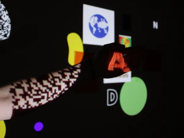0D00FF