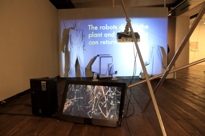 The Astronaut, The Robot, The Alien (Extra Terrestrial Ecologies Retroflect)