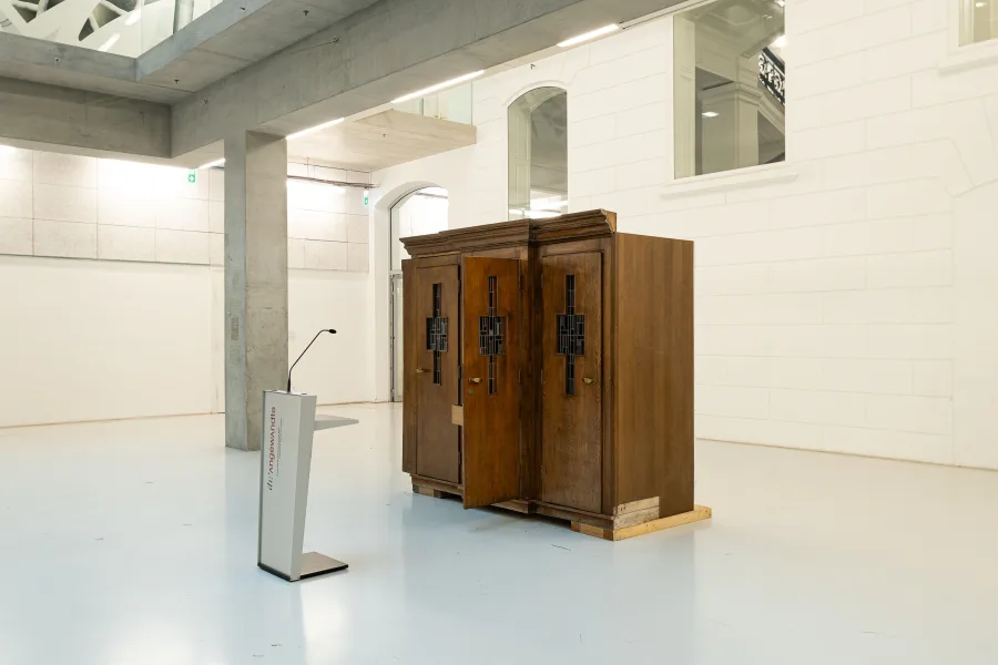Die Universität für angewandte Kunst retten.