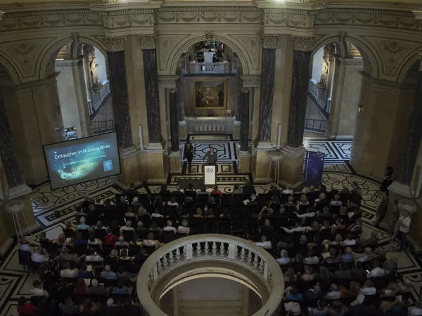 GLOBART Talk: Perspektivenwechsel: “Wissenschaft über Kunst / Kunst über Wissenschaft”