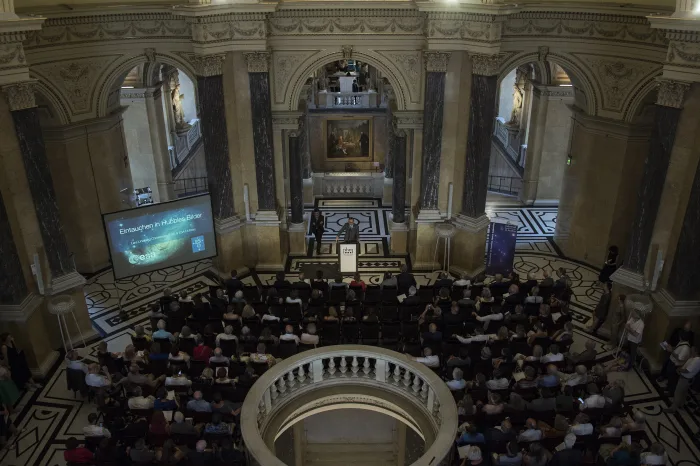 GLOBART Talk: Perspektivenwechsel: “Wissenschaft über Kunst / Kunst über Wissenschaft”