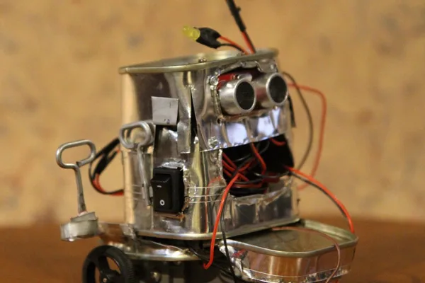 Lifeless & Helpless (robot)