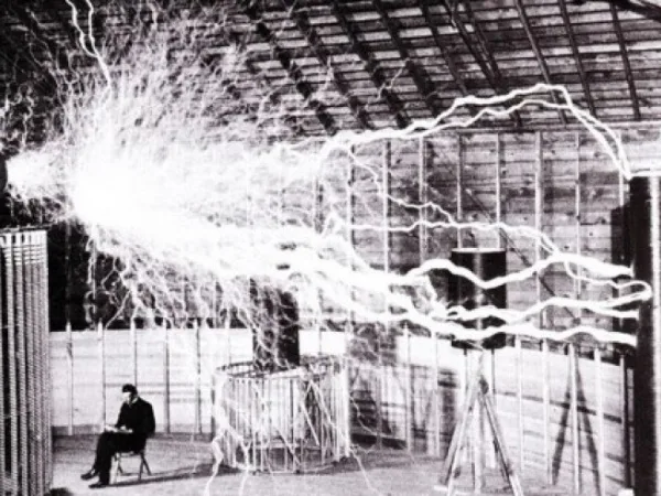 Nikola Tesla and the crucial experiment